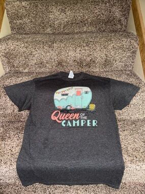 Queen of the Camper T-shirt. Size Medium